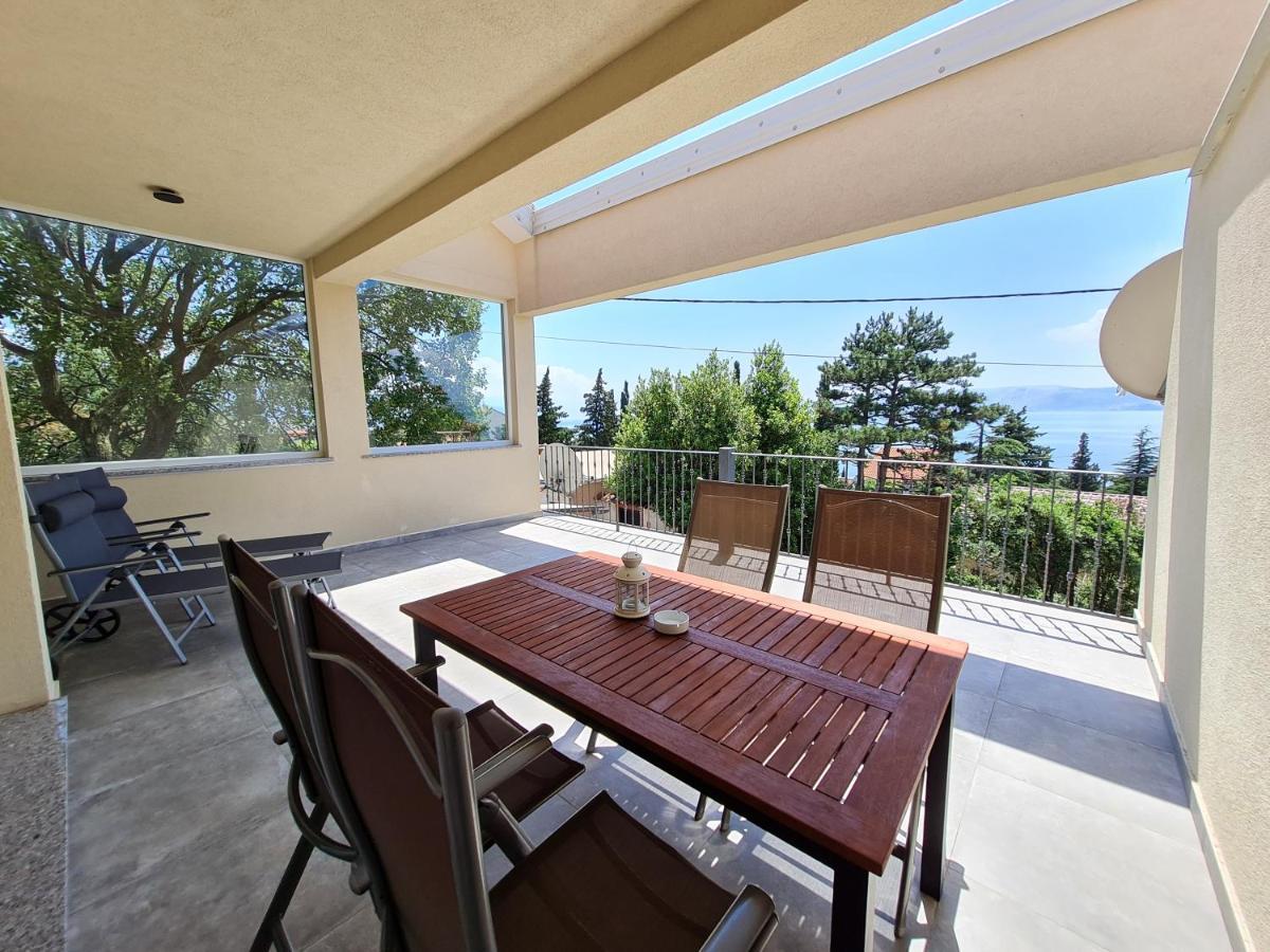 Belle Oasis Apartment Novi Vinodolski Exterior photo